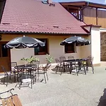 Fogadó U Janatu S Ubytovanim Čestín
