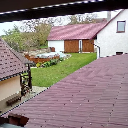U Janatů S Ubytováním Cestin