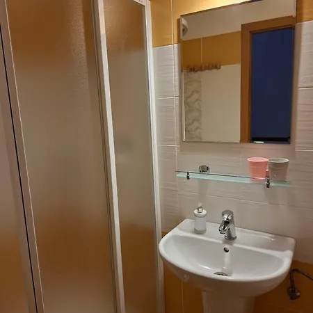 U Janatu S Ubytovanim Inn Cestin
