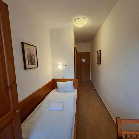 U Janatu S Ubytovanim Inn