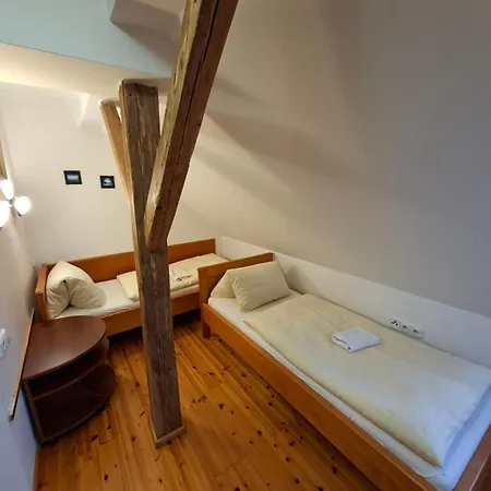 U Janatu S Ubytovanim Inn