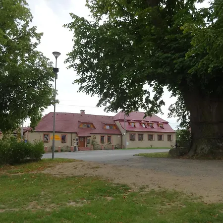 Penzion U Janatů S Ubytováním Cestin