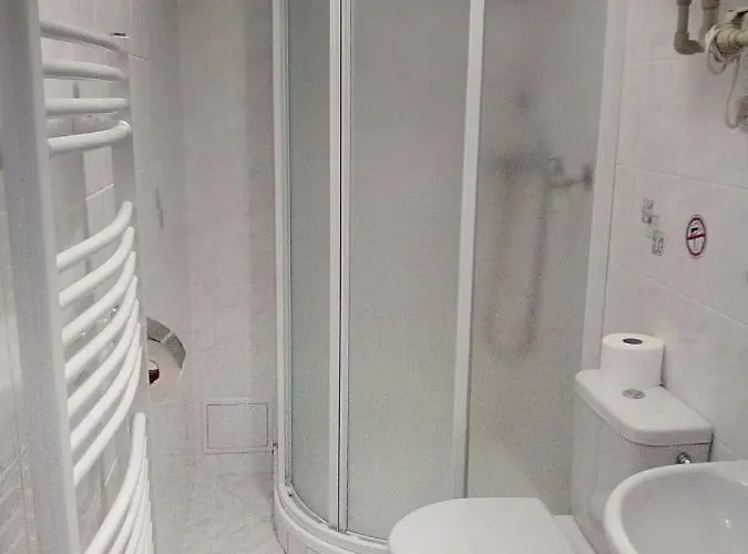 Inn U Janatů S Ubytováním Cestin