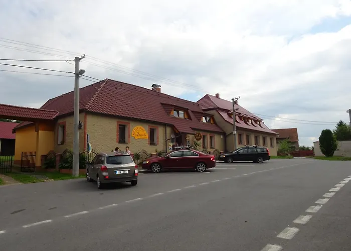 U Janatů S Ubytováním * Cestin