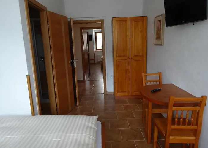 U Janatů S Ubytováním Cestin