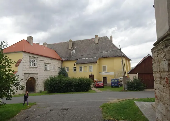 U Janatů S Ubytováním *