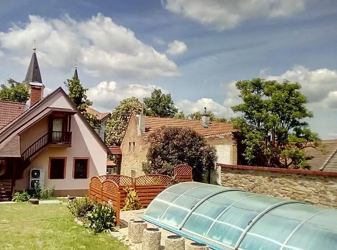 U Janatů S Ubytováním *