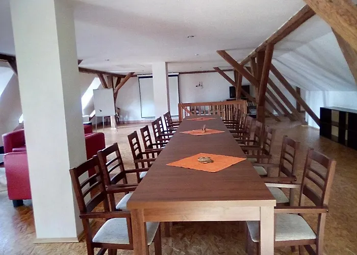 Inn U Janatů S Ubytováním Cestin